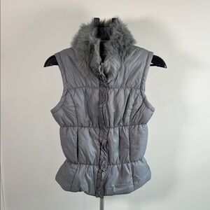 New York & Company Gray Puffer Vest with Faux Fur Collar